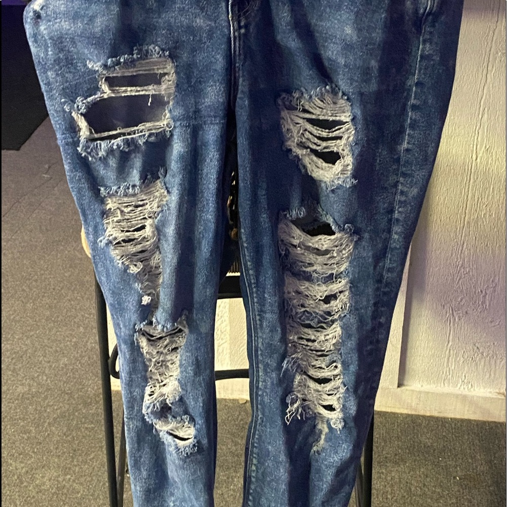 Stretchy American Eagle Ripped Jeans